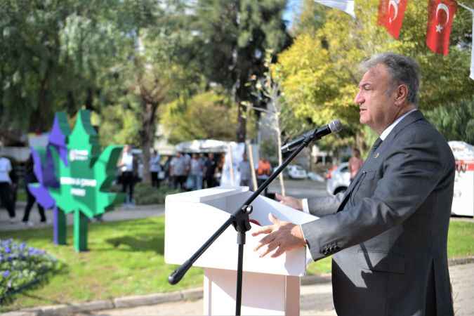 İzmir depreminde yaşamlarını kaybeden Sayra ve Çınar’ın ismi Bornova’daki parkta yaşayacak