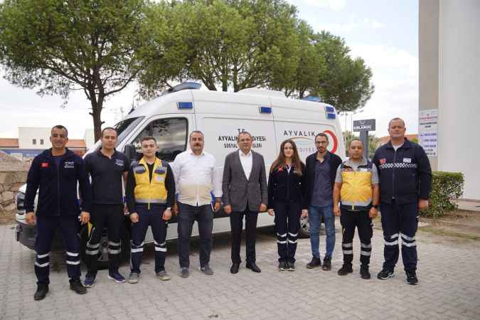 Ayvalık Belediyesi’nden evde sağlık ve hasta nakil hizmeti