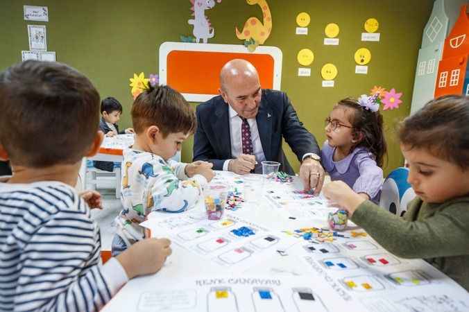 Büyükşehir Körfezin çocuklarına da dokunuyor: Bayraklı Masal Evi ziyaretinde duygu dolu anlar yaşandı..