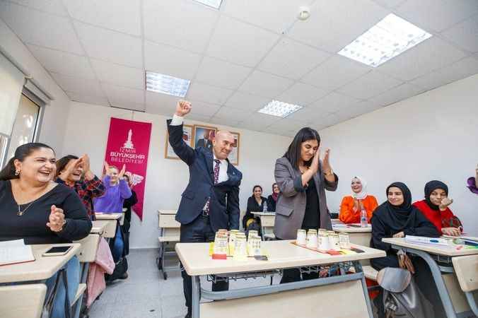 Büyükşehir Körfezin çocuklarına da dokunuyor: Bayraklı Masal Evi ziyaretinde duygu dolu anlar yaşandı..