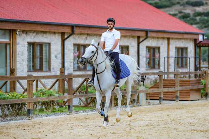 Aliağa’da bir ilk daha, Alia Atlı Spor Kulübü binicilik eğitimlerine başlıyor