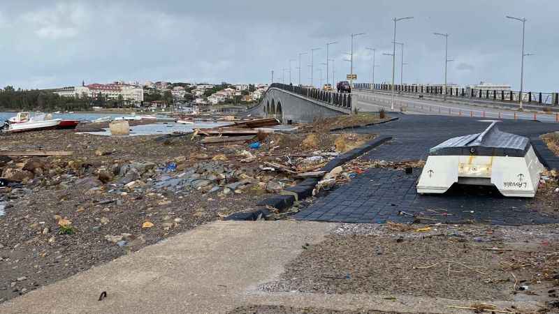 Ayvalık altüst oldu çok miktarda maddi hasar var