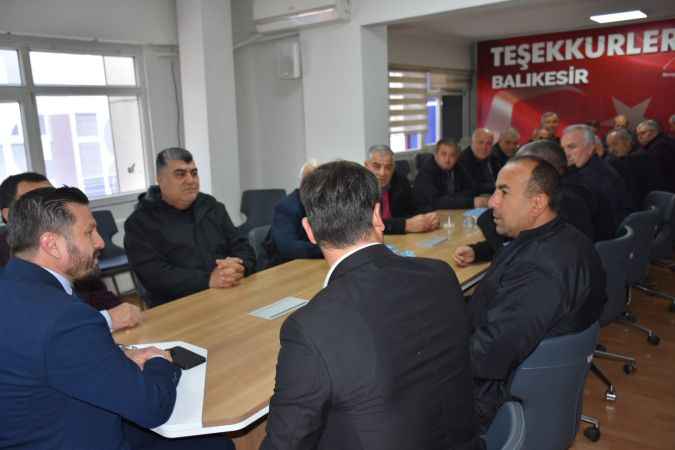 Altıeylül mahalle muhtarlarından Ak Parti İl Başkanı Mehmet Aydemir’e ziyaret