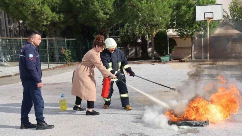 Marmaris Belediyesi'nden personele yangına ilk müdahale eğitimi