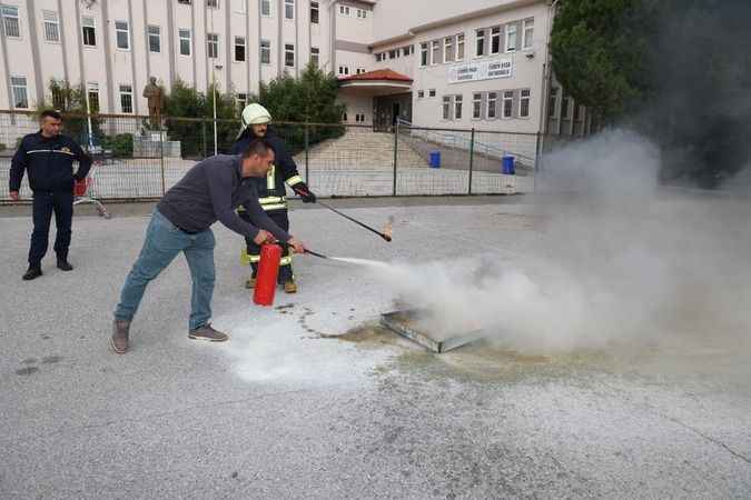 Marmaris Belediyesi'nden personele yangına ilk müdahale eğitimi