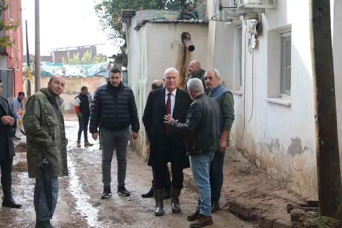 Başkan Atay sel mağduru vatandaşlarla buluştu