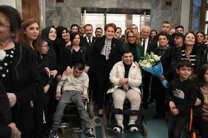 Akşener; “İYİ Parti, Türk’süz bir Türkiye düşleyenlere karşı ‘Ne mutlu Türk’üm diyene!’ diyebilmek için kuruldu.”