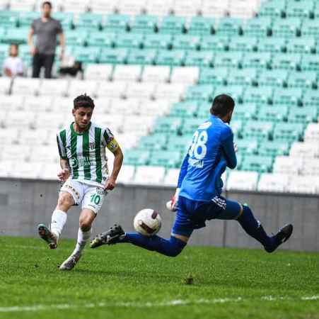 Bursa'da kabus devam ediyor: Bursaspor: 1 Esenler Erokspor: 1