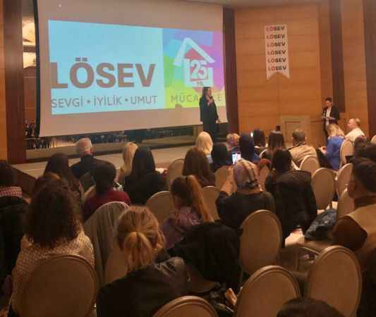 Lösev'den dünya gönüllüler günü kutlaması