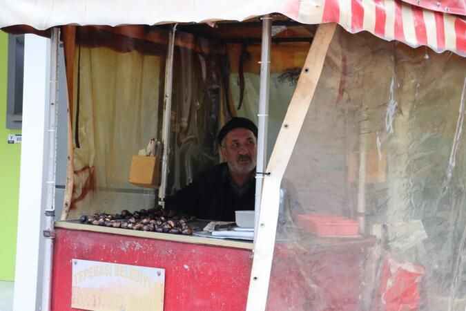 Kokusuyla davet ediyor.. Kış aylarının vaz geçilmezi.. Tezgahlarda yerini aldı, Kilosu 500 Liradan kapış kapış gidiyor..