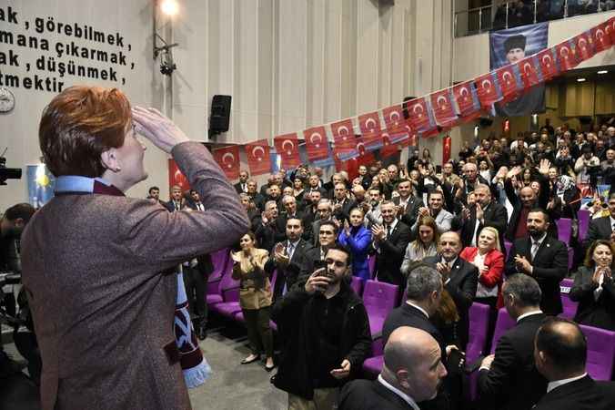  Akşener; “Hür ve müstakil olarak seçime gitmek istiyoruz. Bunun doğruluğuna milletimiz karar verecek.”