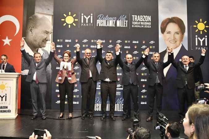  Akşener; “Hür ve müstakil olarak seçime gitmek istiyoruz. Bunun doğruluğuna milletimiz karar verecek.”