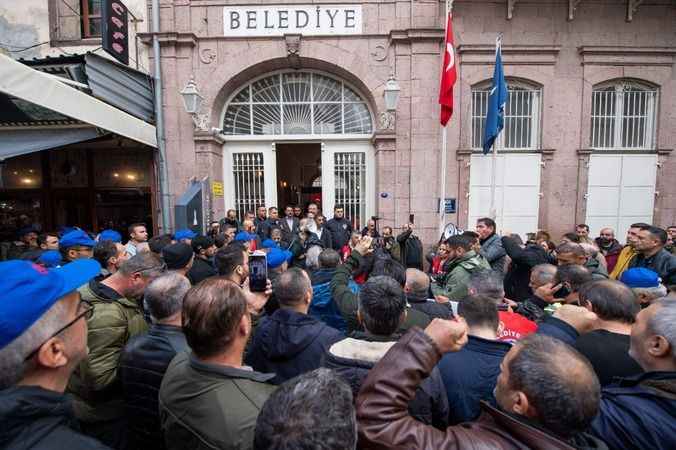 Belediye-İş Sendikası’ndan Başkan Soyer’e destek