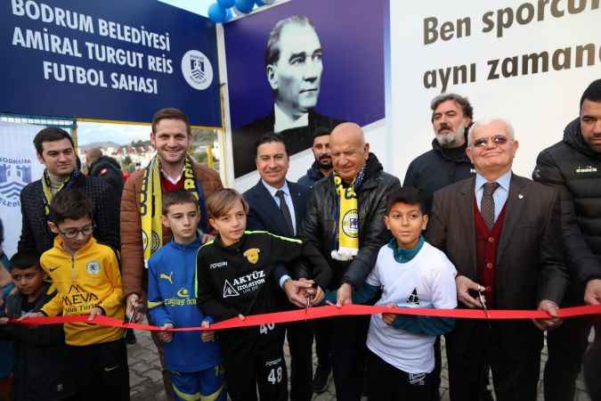 Belediyeden Turgutreis'e uluslararası standartlarda futbol sahası