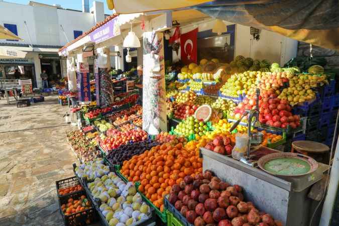 Bodrum Gıda Çarşısı özgün yapısıyla hizmet veriyor