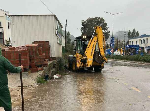 Bodrum'da yağmur alamı.. Belediye ekipleri 7/24 teyakkuzda 