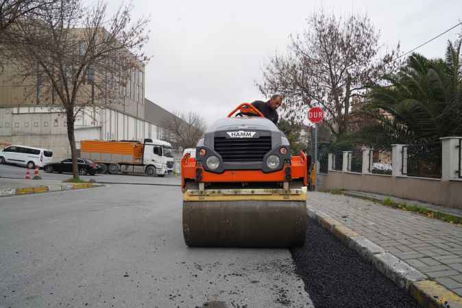 Beylikdüzü'nde, yol bakım ve yenileme çalışmaları hız kesmiyor