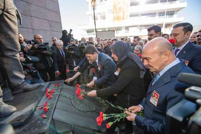 İzmir Kahraman Şehitlerini unutmadı.. Fethi Sekin ve Musa Can anıldı