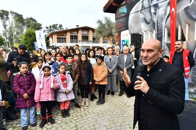 Başkan Soyer “Mahallede Dayanışma Var” gençleriyle buluştu