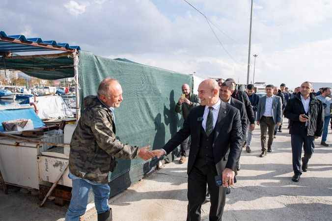 Balıkçılardan Başkan Soyer’e Körfez temizliği teşekkürü