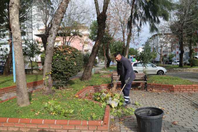 Efeler'in ekipleri mesai harcıyor, kent estetiği güçleniyor