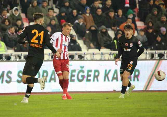 Cimbom'a Sivas'ta soğuk duş: E.Y. Sivasspor: 1 Galatasaray: 1