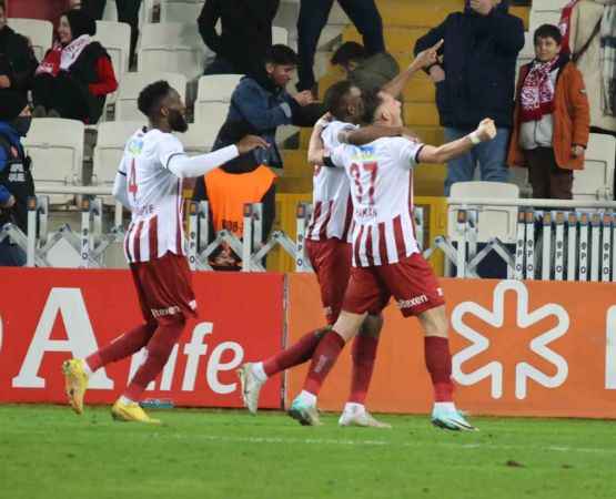 Cimbom'a Sivas'ta soğuk duş: E.Y. Sivasspor: 1 Galatasaray: 1