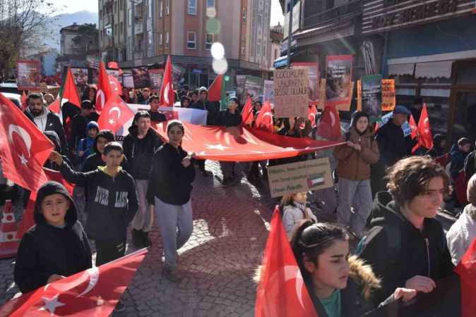 Sındırgı'da eller şehitler ve Gazze için açıldı