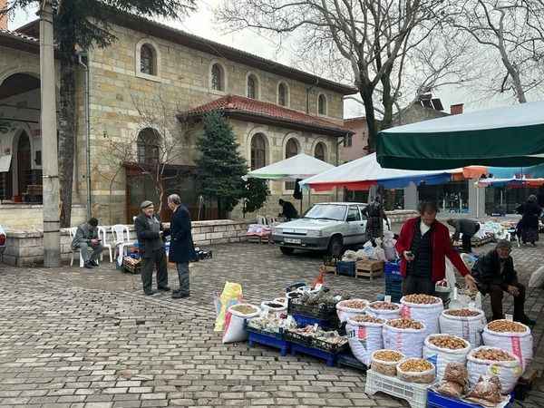 Başkan Avcu, çalışmaları yerinde inceledi, esnafın nabzını tuttu..