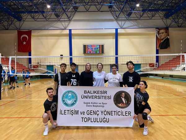 BAÜN Öğrenci Toplulukları Voleybol Turnuvasında Ödüller Sahiplerini Buldu