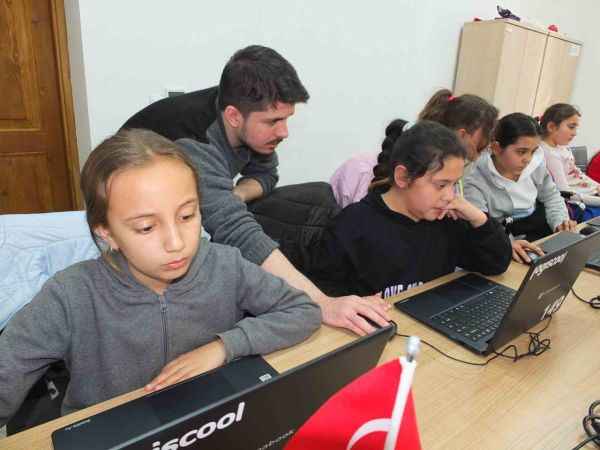 Balıkesirli minikler sömestrda hem eğlendiler hem de öğrendiler