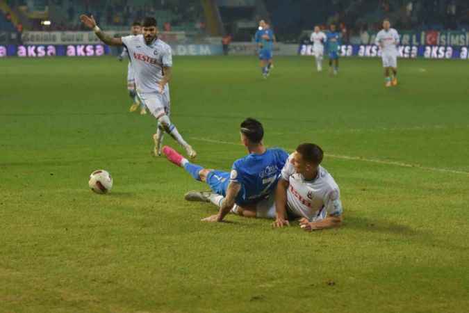 Karadeniz derbisi Rize'nin: Çaykur Rizespor: 1 Trabzonspor: 0