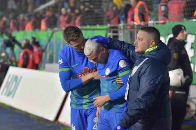 Karadeniz derbisi Rize'nin: Çaykur Rizespor: 1 Trabzonspor: 0