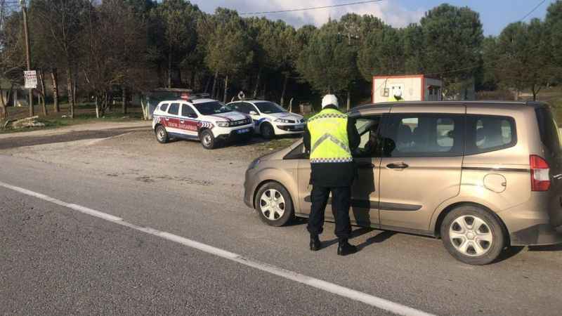 Balıkesir Jandarması didik didik aradı.. 12 kişi göz altına alındı..!