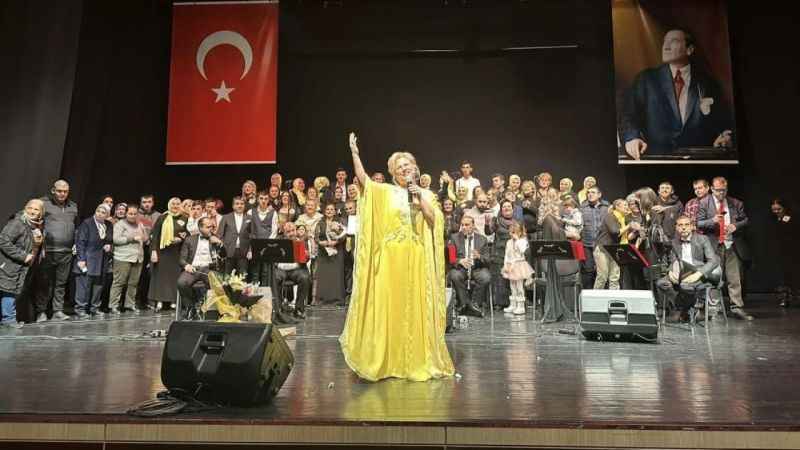 Bursa'dan Türkiye'ye bir ilk daha.. Otizmli anneler ilk konserini verdi