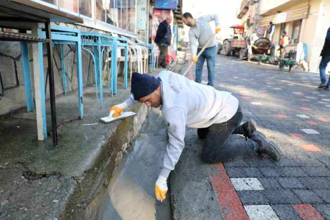 Edremit, Avcılar Mahallesi yeni meydana kavuşuyor