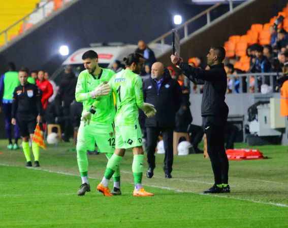 Hatay'a hayat öpücüğü: Y. Adana Demirspor: 0 A. Hatayspor: 1