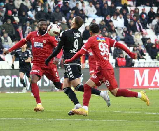 Kartal alarm veriyor: Sivasspor: 1 Beşiktaş: 0