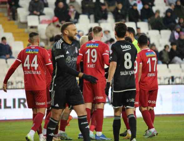 Kartal alarm veriyor: Sivasspor: 1 Beşiktaş: 0