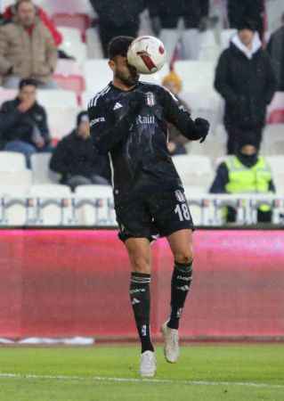 Kartal alarm veriyor: Sivasspor: 1 Beşiktaş: 0