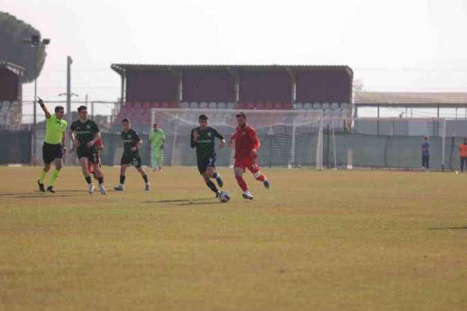 Efeler 09 SFK: 3 - Sapanca Gençlikspor: 2