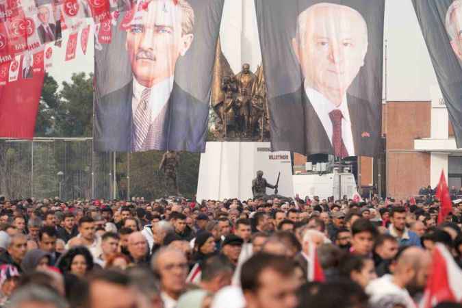 Bahçeli: “Özgür Bey ateşle oynuyor, Özgür’e sahip çıkın”