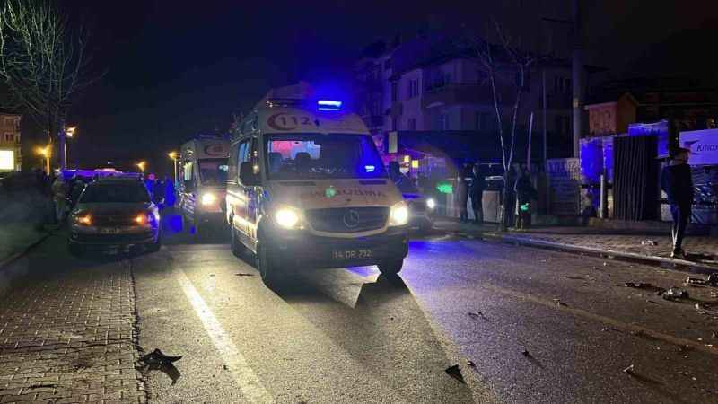 Bolu'da korkunç kaza, kafa kafaya çarpıştılar 5 yaralı..!