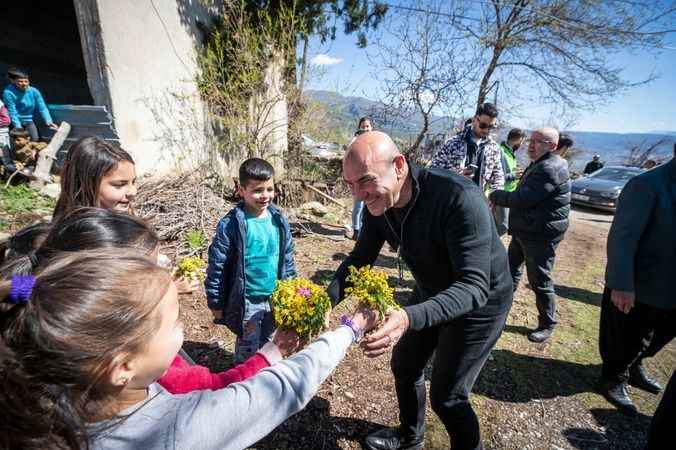 İzmir afet bölgesiyle dayanışmayı sürdürüyor