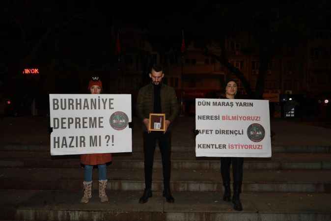 Burhaniye, 6 şubat depremini 04:17'de andı