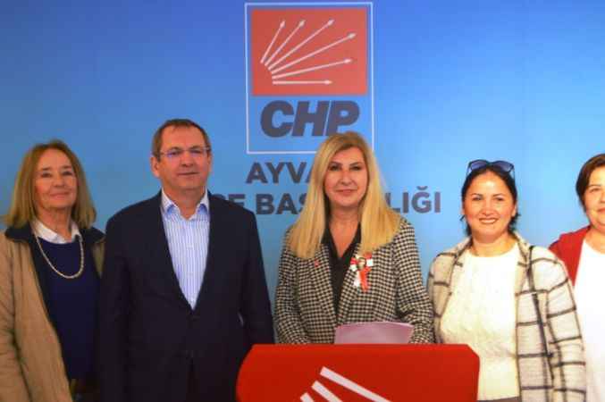 Ayvalık’ta CHP’li kadınlardan “Medeni Kanun” açıklaması