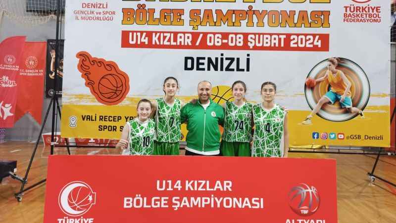 Ayvalıklı üç genç kız İzmir basketboluna damga vurdu