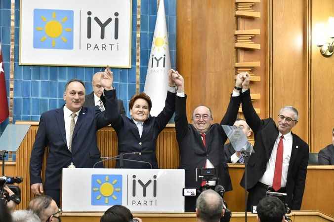 Meral Akşener gözyaşlarına boğuldu..