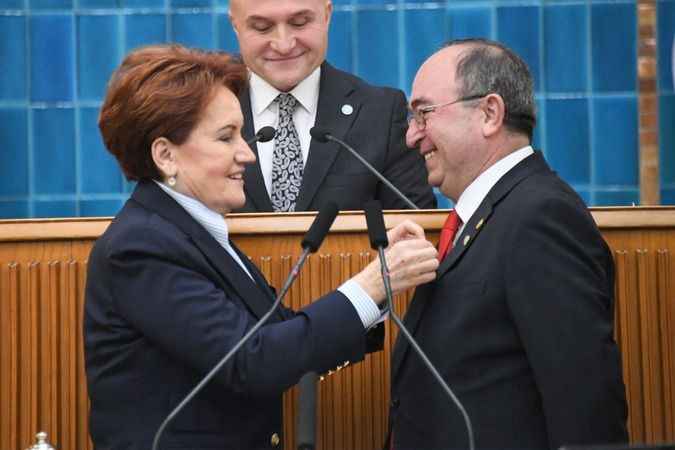 Meral Akşener gözyaşlarına boğuldu..