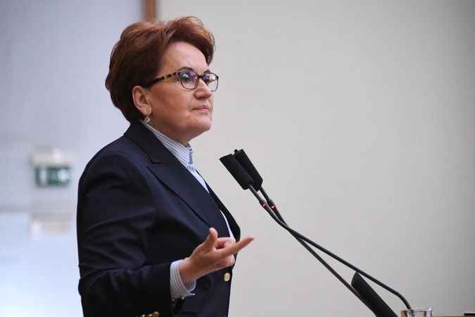 Meral Akşener gözyaşlarına boğuldu..